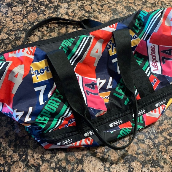 Lesportsac Handbags - Lesportsac tote bag